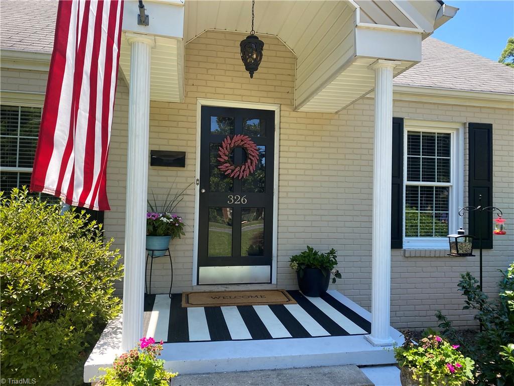 326 Ridgecrest Road Asheboro, NC 27203 - Photo 4 of 42 Gallery Image 4