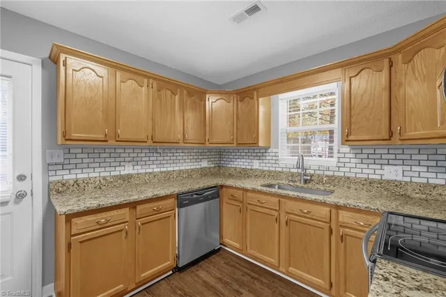 $227,500 | 135 Pineywood Street, Thomasville, NC 27360