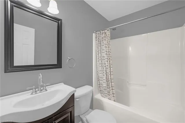 $227,500 | 135 Pineywood Street, Thomasville, NC 27360