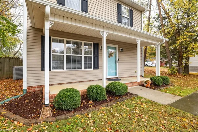 $227,500 | 135 Pineywood Street, Thomasville, NC 27360