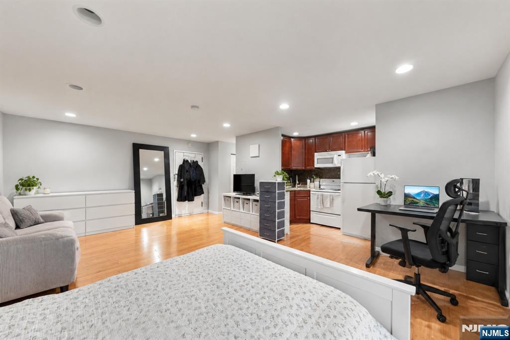1111 River Road, Unit G16 Edgewater, NJ 07020 - Photo 8 of 29 Gallery Image 8