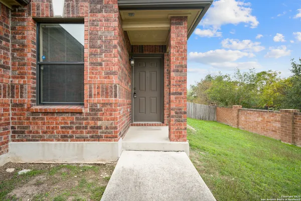 $1,695 | 6006 Scenic Links, Schertz, TX 78108