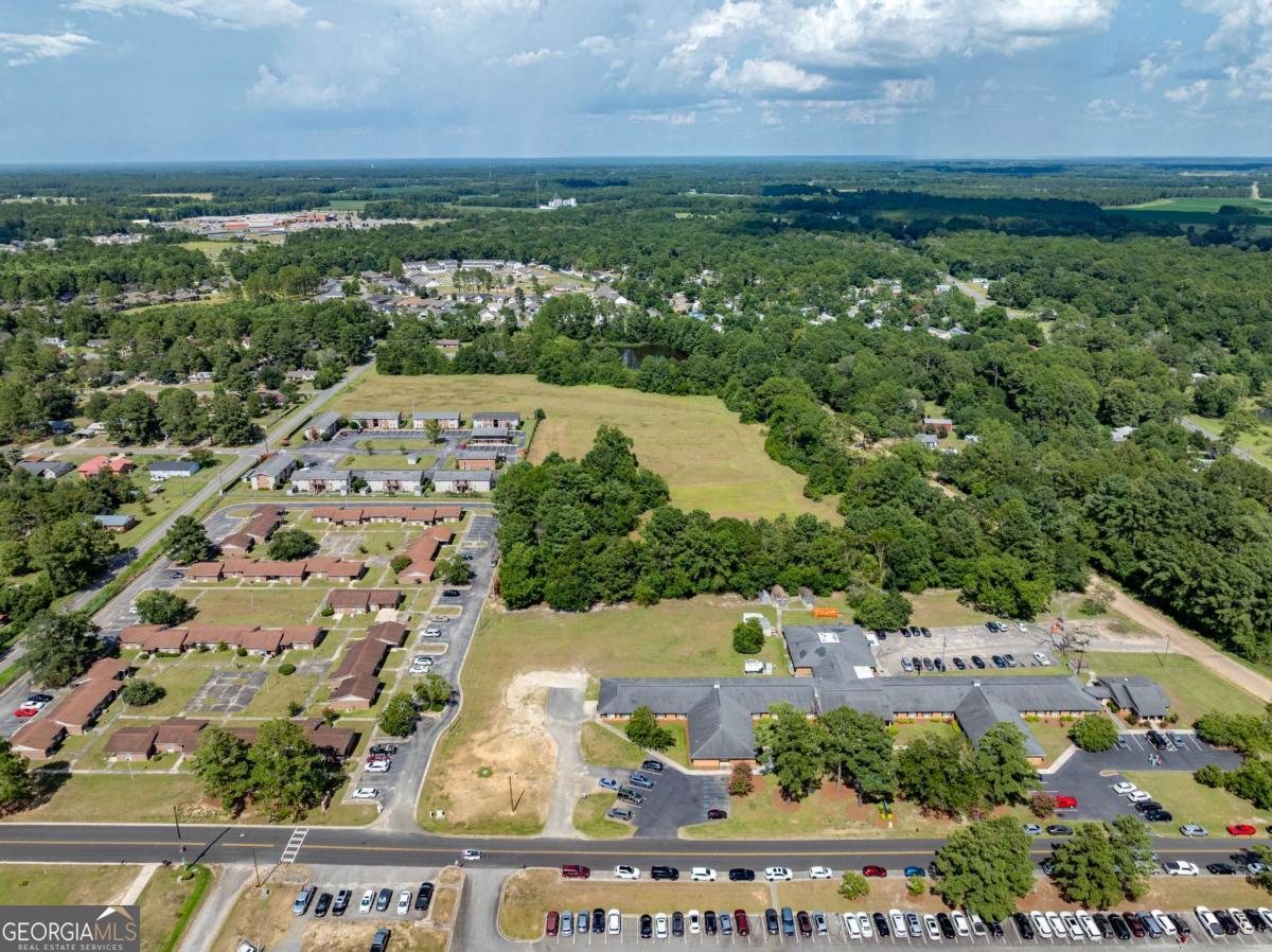 33 Oquinn Road Tifton, GA 31794 - Photo 3 of 16