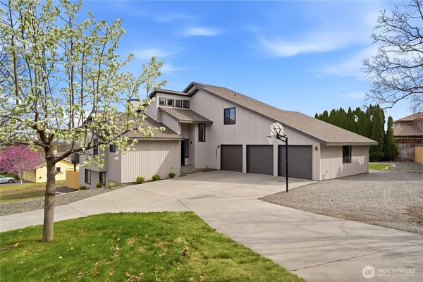 $745,000 | 4001 South Olson Place, Kennewick, WA 99337