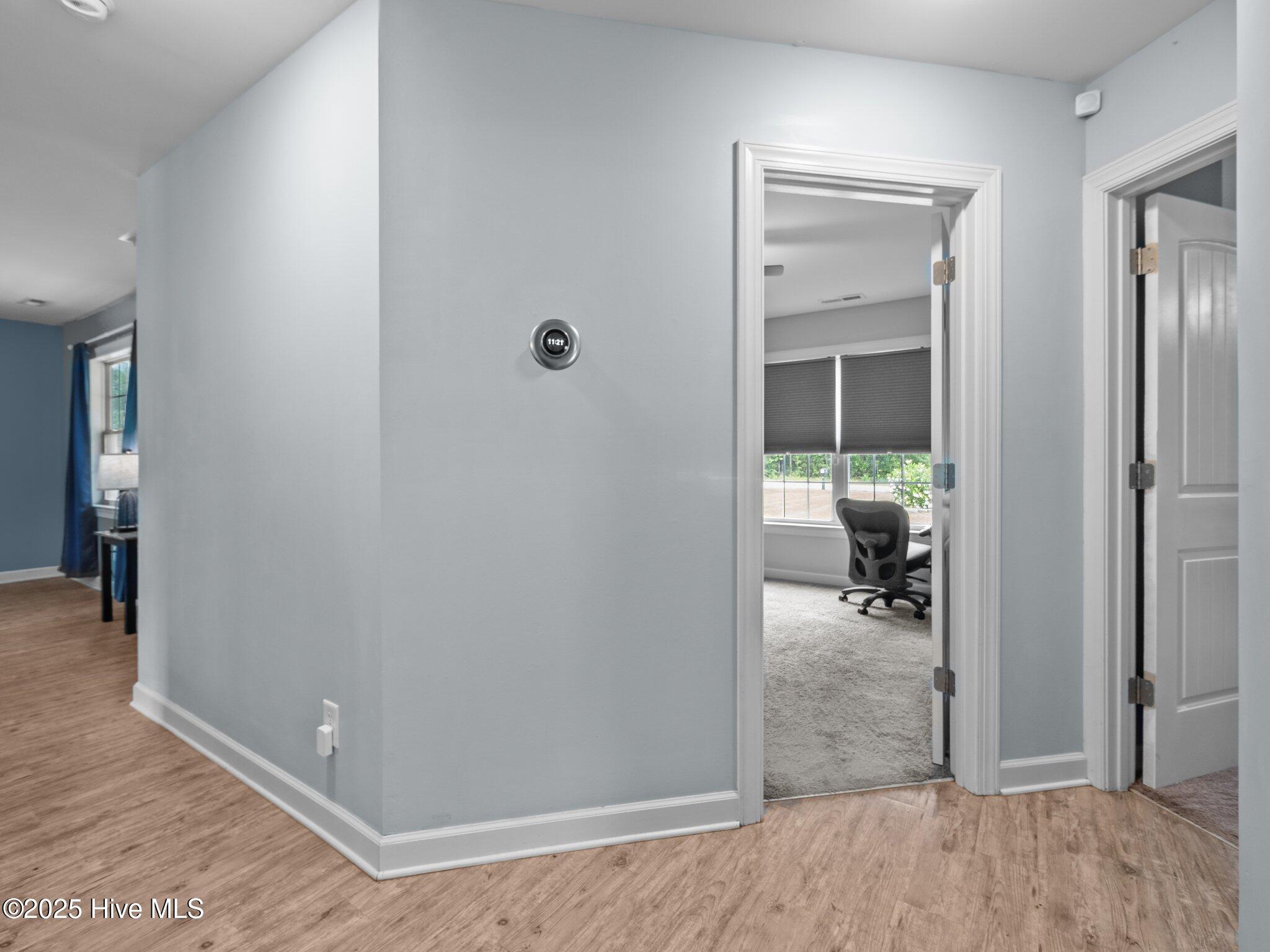 660 Riggs Road Hubert, NC 28539 - Photo 20 of 36 In-between bedrooms