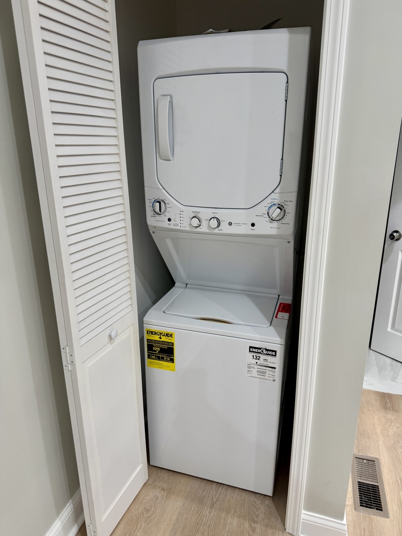 2003 South Allport Street, Unit 1 Chicago, IL 60608 - Photo 10 of 15 a utility room with dryer and washer