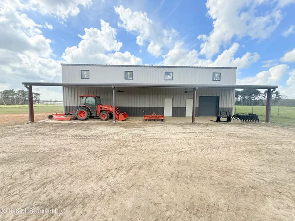 $527,500 | 2320 Bogue Chitto Road Southwest, Smithdale, MS 39664