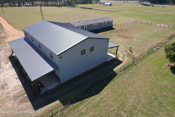 $527,500 | 2320 Bogue Chitto Road Southwest, Smithdale, MS 39664