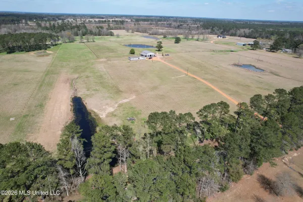 $527,500 | 2320 Bogue Chitto Road Southwest, Smithdale, MS 39664