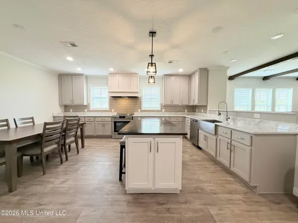 $527,500 | 2320 Bogue Chitto Road Southwest, Smithdale, MS 39664