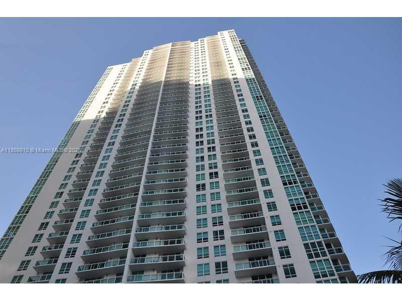 951 Brickell Avenue, Unit 3609 Miami, FL 33131 - Photo 2 of 25 a view of a building