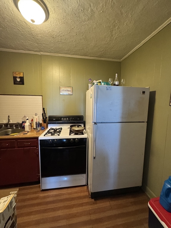 84 Everett Street Fall River, MA 02723 - Photo 31 of 36