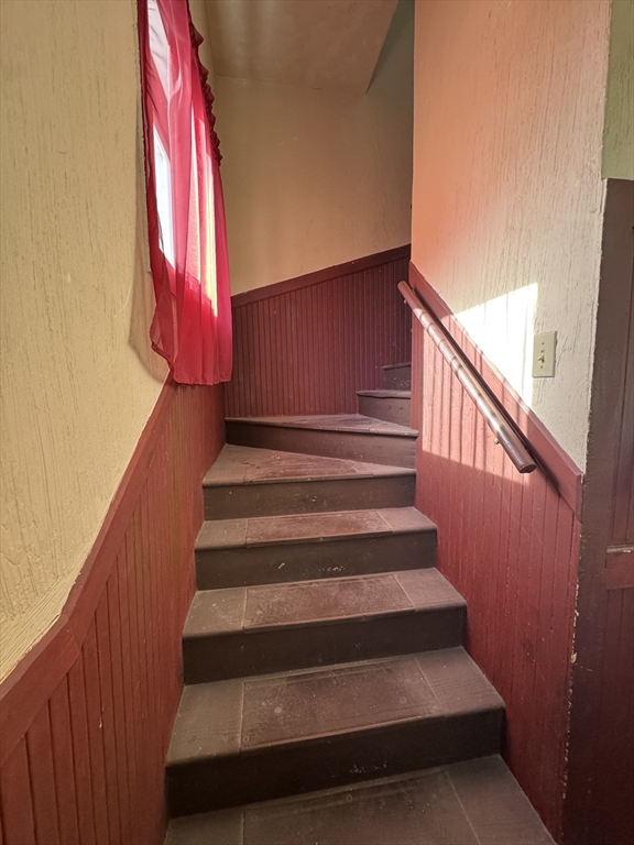 84 Everett Street Fall River, MA 02723 - Photo 34 of 36