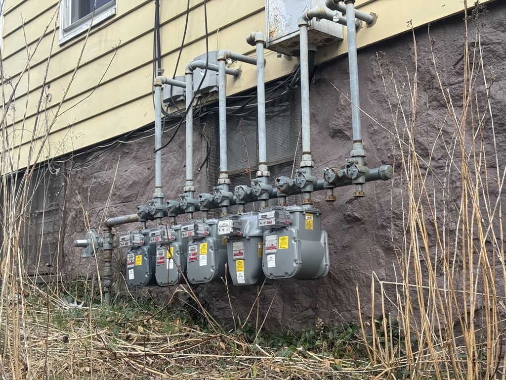 84 Everett Street Fall River, MA 02723 - Photo 6 of 36