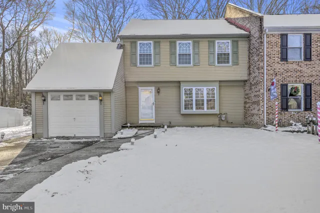 $305,000 | 30 Oak Forest Drive, Sicklerville, NJ 08081