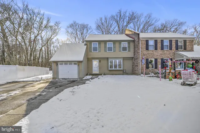 $305,000 | 30 Oak Forest Drive, Sicklerville, NJ 08081