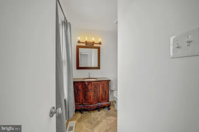 $305,000 | 30 Oak Forest Drive, Sicklerville, NJ 08081