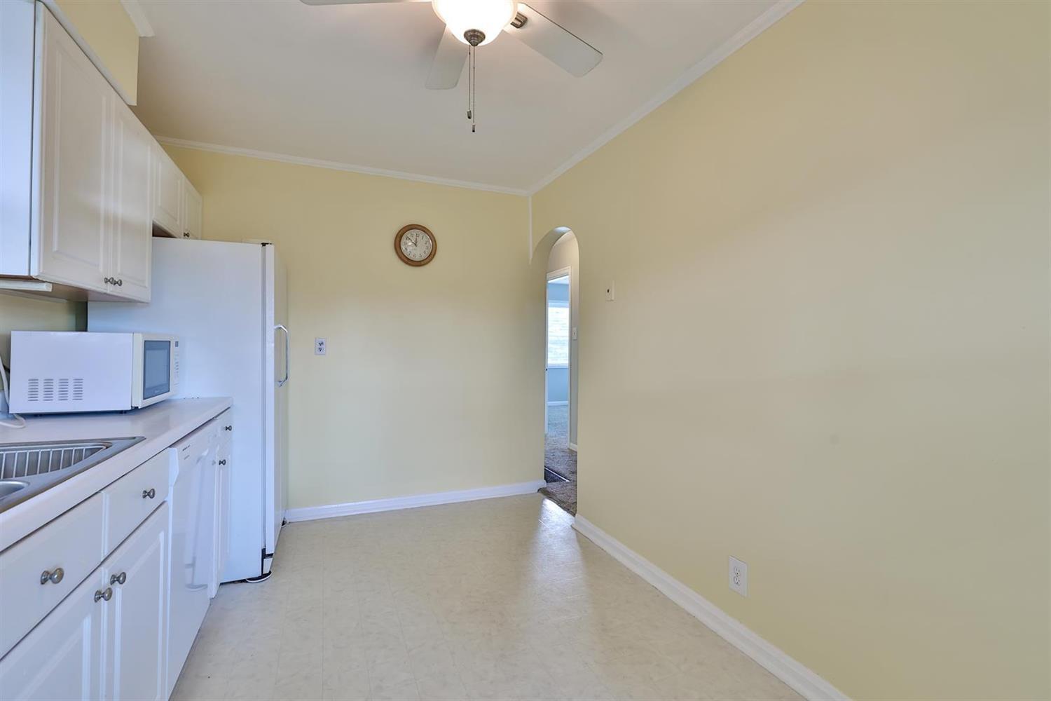 411 Plum Road Cincinnati, OH 45238 - Photo 8 of 28