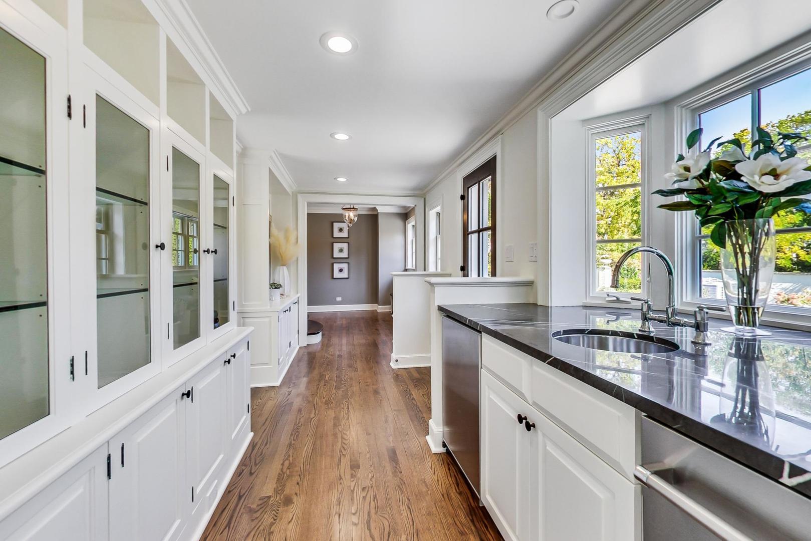 110 Sheridan Road Winnetka, IL 60093 - Photo 11 of 41