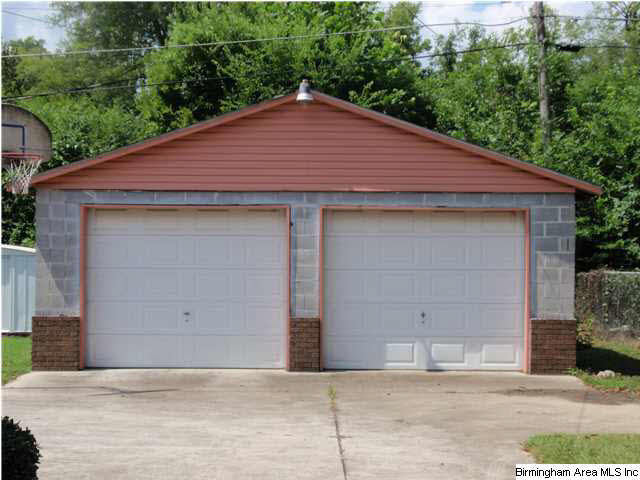 709 Greenbriar Road Fairfield, AL 35064 - Photo 17 of 19