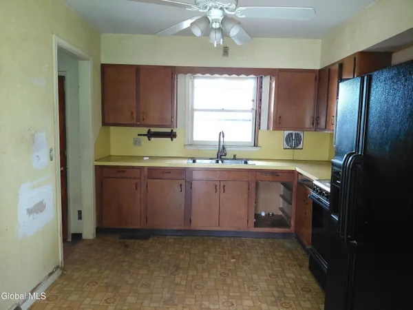 $210,000 | 1 Crestwood Avenue, Troy, NY 12180