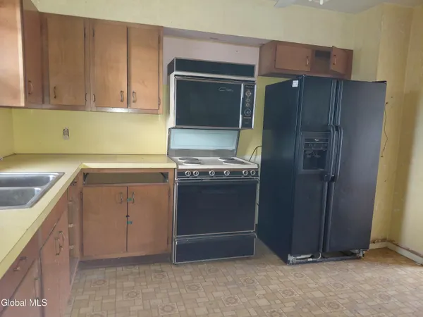 $210,000 | 1 Crestwood Avenue, Troy, NY 12180