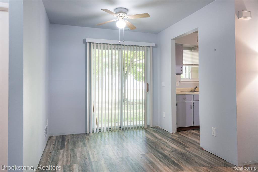 1626 Emerson Circle Rochester Hills, MI 48307 - Photo 7 of 24