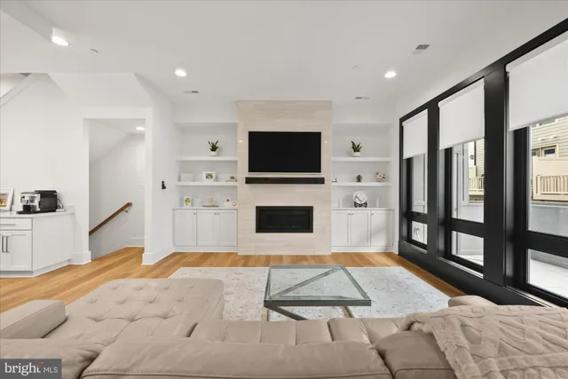 $1,199,000 | 14938 Dispatch Street, Unit 5, Rockville, MD 20850