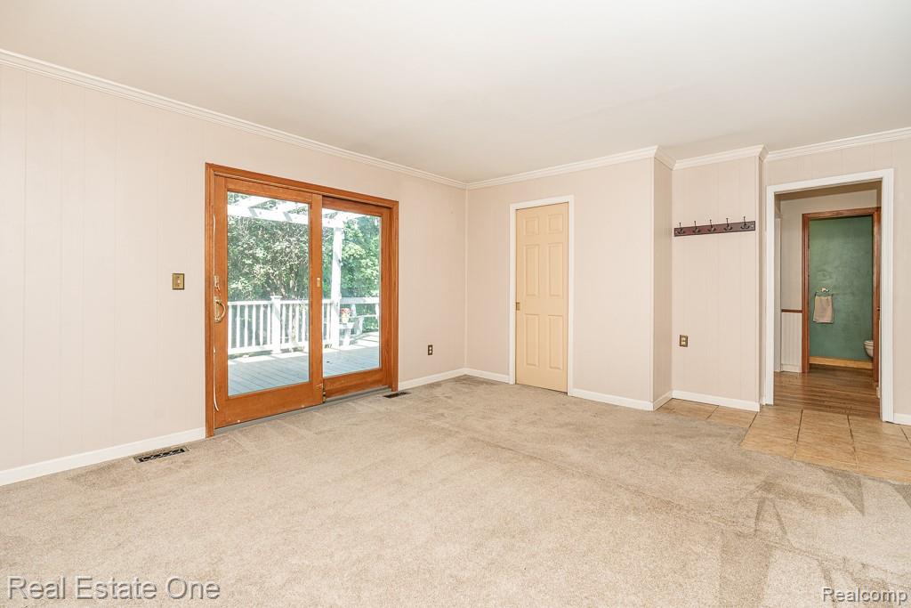 1377 Barneswood Lane Rochester, MI 48306 - Photo 26 of 39 1377 Barneswood_MLS-034.jpg