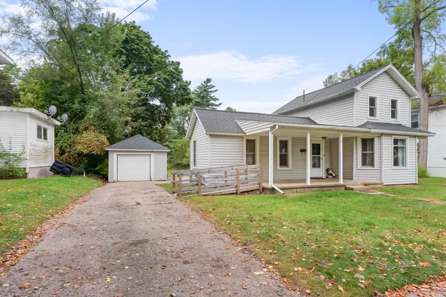 $140,000 | 82 North Norwood Street, Hillsdale, MI 49242