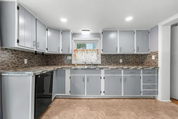 $140,000 | 82 North Norwood Street, Hillsdale, MI 49242