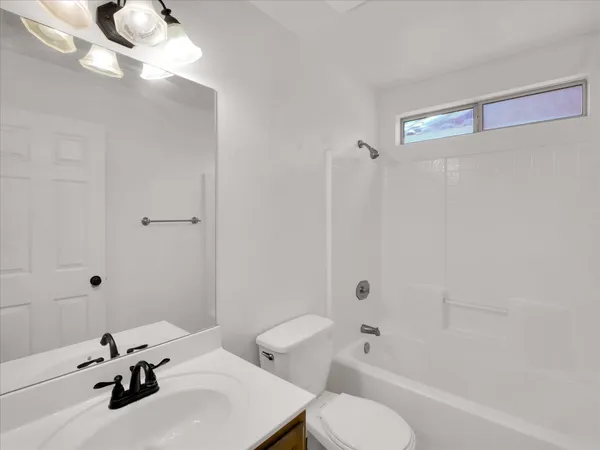 $2,350 | 13620 North 82nd Lane, Peoria, AZ 85381
