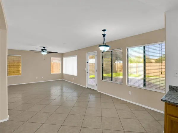 $2,350 | 13620 North 82nd Lane, Peoria, AZ 85381