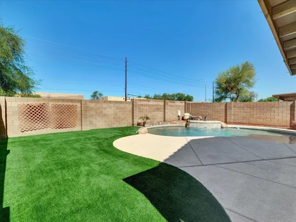 $2,350 | 13620 North 82nd Lane, Peoria, AZ 85381