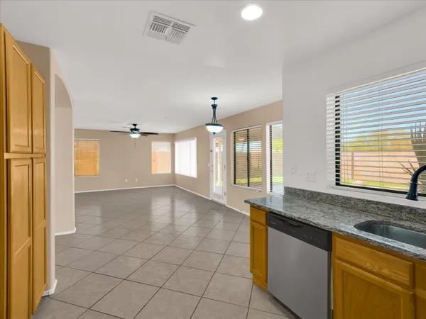 $2,350 | 13620 North 82nd Lane, Peoria, AZ 85381