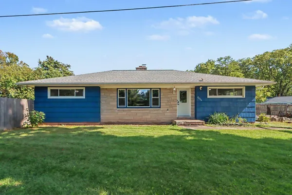 $330,000 | 7806 North 40th Street, Augusta, MI 49012
