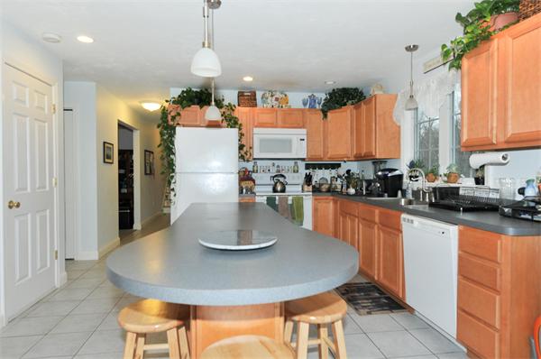 14 Cameron Drive Rutland, MA 01543 - Photo 6 of 24 Gallery Image 6