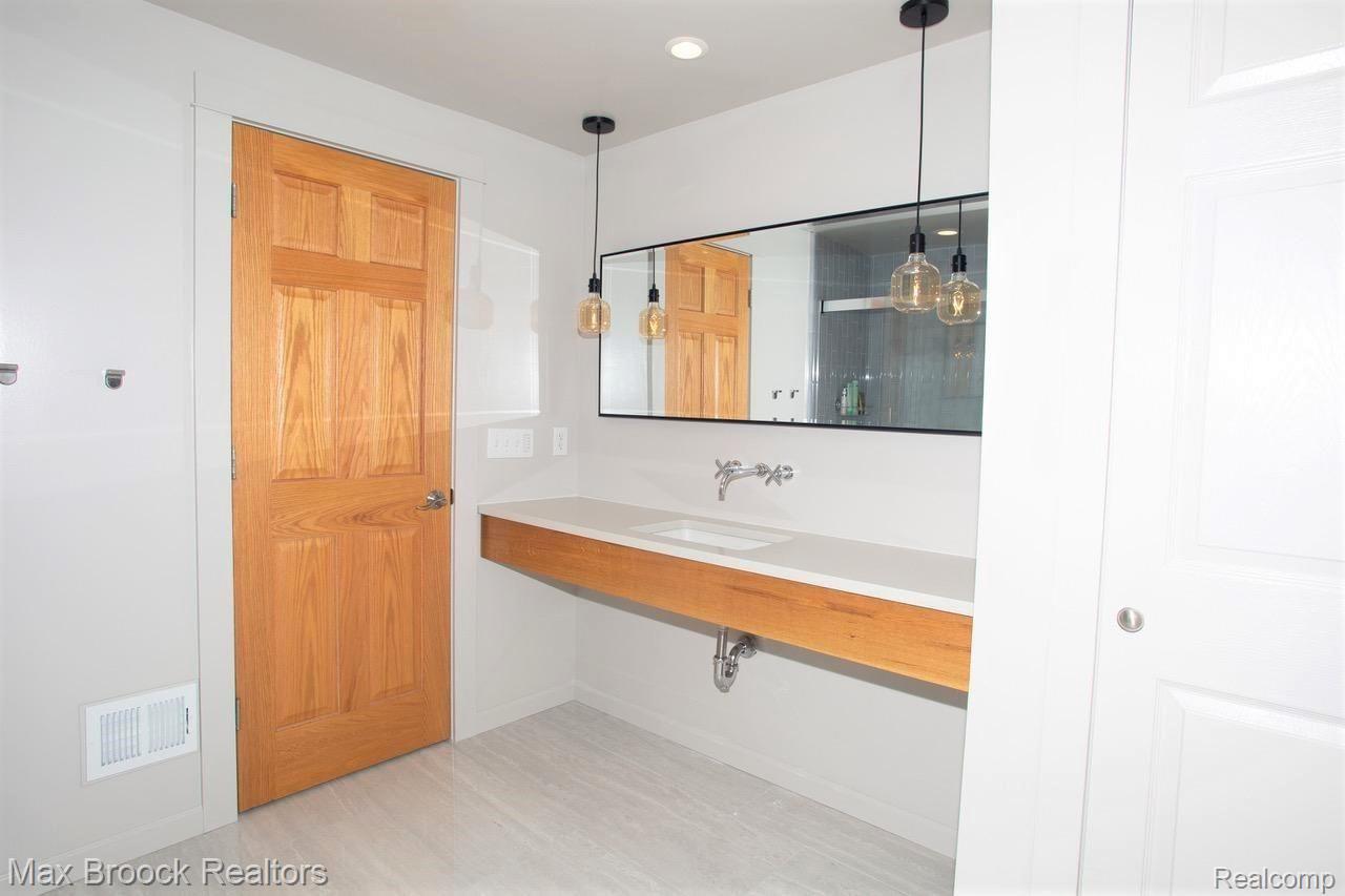 651 Snowmass Drive Rochester, MI 48309 - Photo 37 of 66 MASTER.BATH1