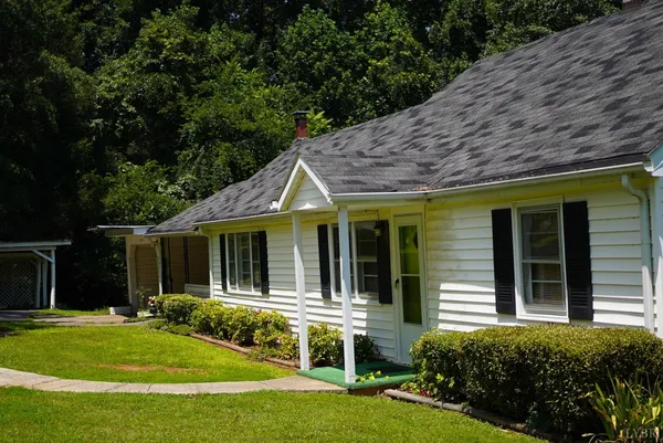 $159,999 | 2929 Zion Road, Gretna, VA 24557