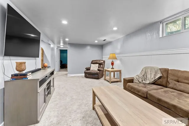 $330,000 | 676 South Shilling Avenue, Blackfoot, ID 83221