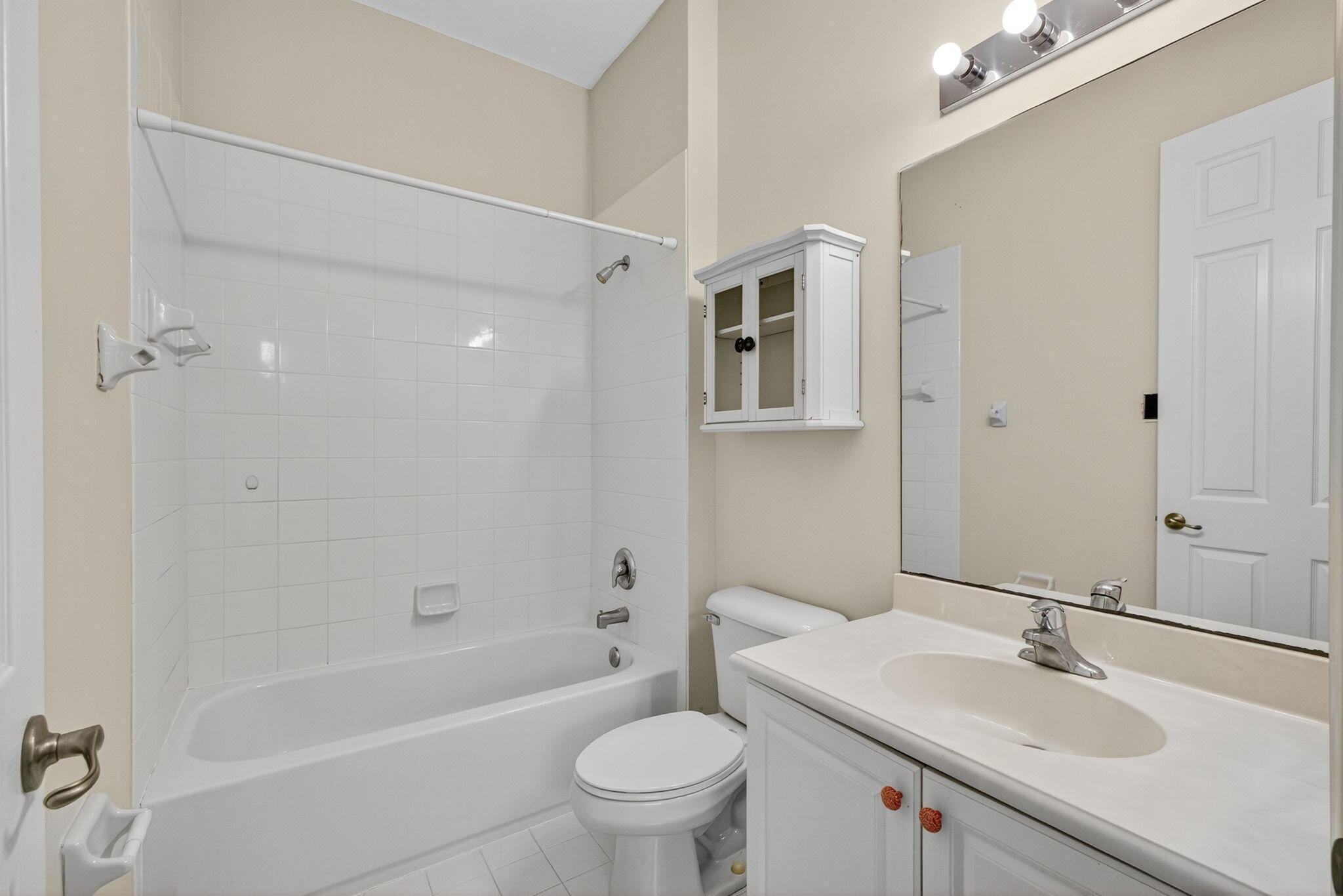 1562 Grande Cull Way Jupiter, FL 33458 - Photo 20 of 35 Bathroom 2