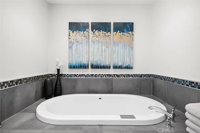 $1,400,000 | 7671 Juliette Low Drive, Huntington Beach, CA 92647