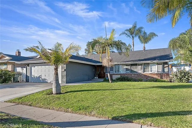 $1,400,000 | 7671 Juliette Low Drive, Huntington Beach, CA 92647