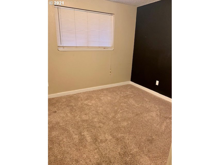 807 Southwest 14th Street Pendleton, OR 97801 - Photo 8 of 17 a view of an empty room