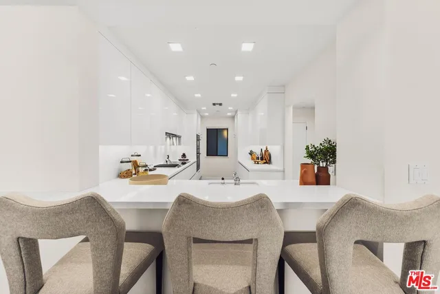 $3,999,000 | 110 Ocean Park Boulevard, Unit 504, Santa Monica, CA 90405