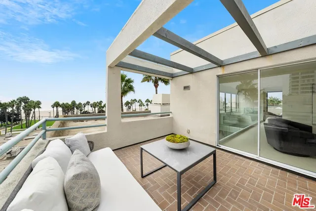 $3,999,000 | 110 Ocean Park Boulevard, Unit 504, Santa Monica, CA 90405