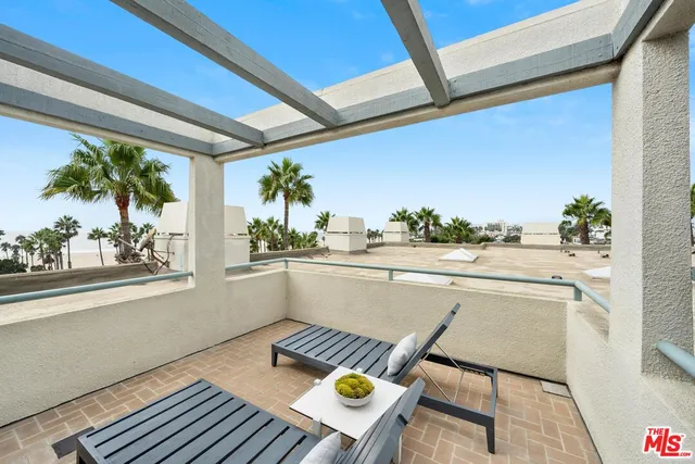 $3,999,000 | 110 Ocean Park Boulevard, Unit 504, Santa Monica, CA 90405