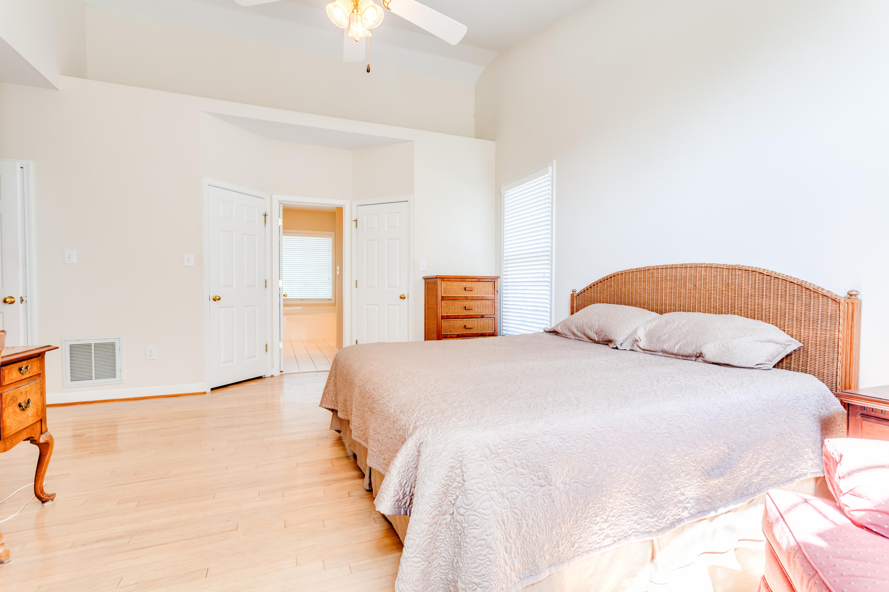 207 Gwinhurst Road Knoxville, TN 37934 - Photo 21 of 40 Master Bedroom Suite