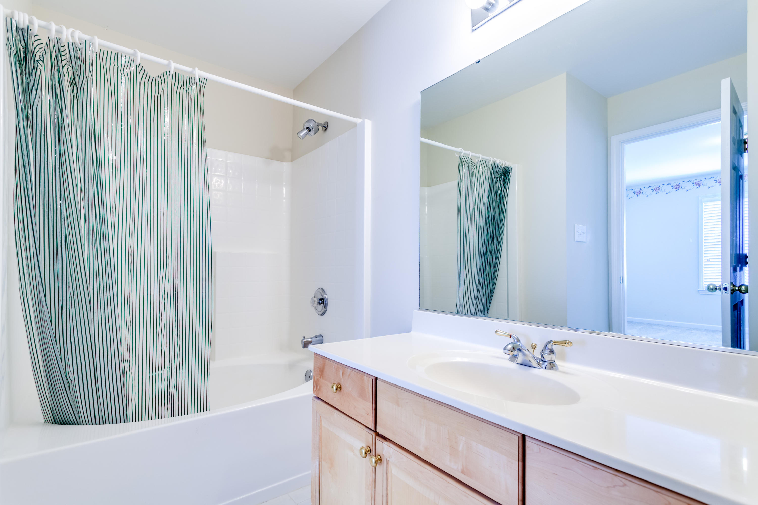 207 Gwinhurst Road Knoxville, TN 37934 - Photo 34 of 40 Guest Bath