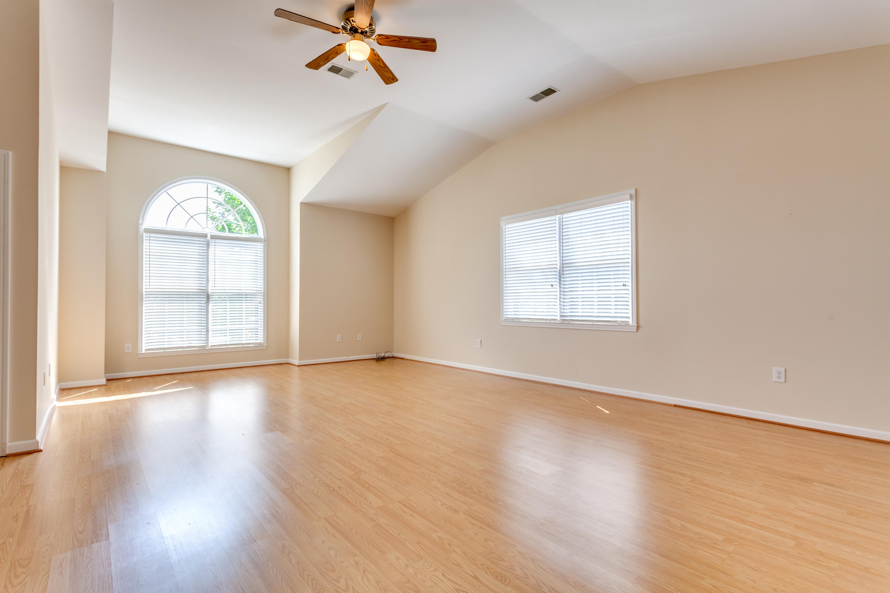 207 Gwinhurst Road Knoxville, TN 37934 - Photo 37 of 40 Bonus with New Laminate Flooring